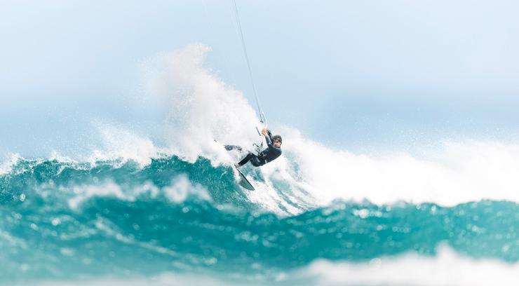 Ripper 6 - Santiago in a big wave